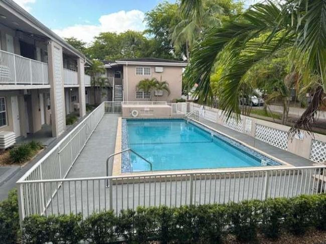 C12 - 6511 Santona St, Condo with 2 bedrooms, 2 bathrooms and null parking in Coral Gables FL | Image 16