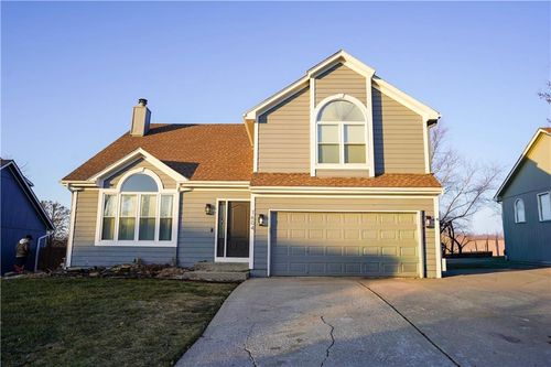 1604 Sw 11th St Ct, Lee's Summit, MO, 64064 | Card Image