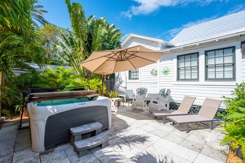 1202 Whitehead St, Key West, FL, 33040-7527 | Card Image
