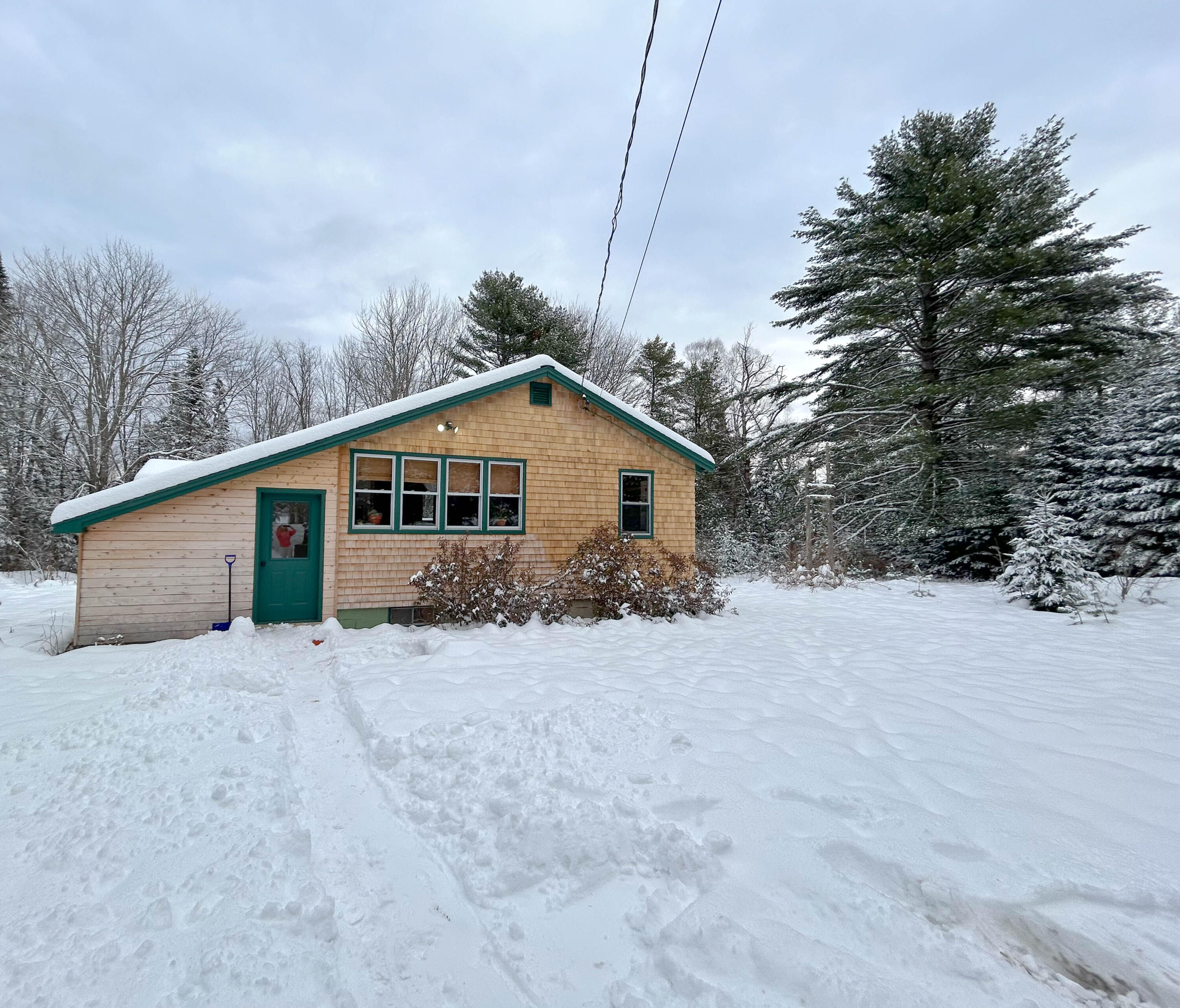 Bennoch Rd, Alton, ME 04468