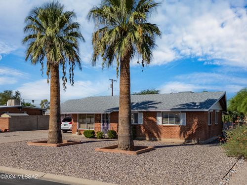 6574 E Calle Castor, Tucson, AZ, 85710 | Card Image