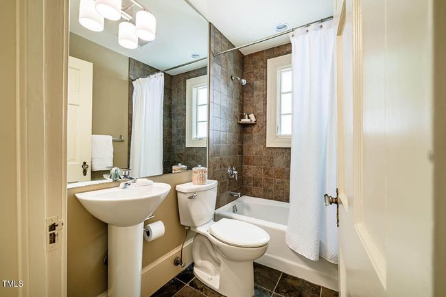 220GlandonDr-030 | Image 52