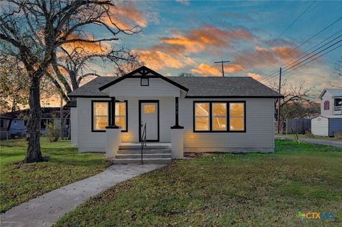212 S Walnut Ave, Luling, TX, 78648-2432 | Card Image