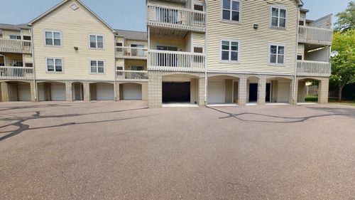 1-2201 S Huron Pkwy, Ann Arbor, MI, 48104-5100 | Card Image