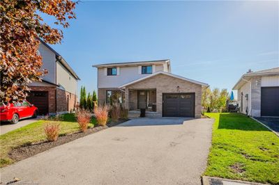 39 Windermere Crt, House other with 4 bedrooms, 2 bathrooms and 5 parking in Kitchener ON | Image 2