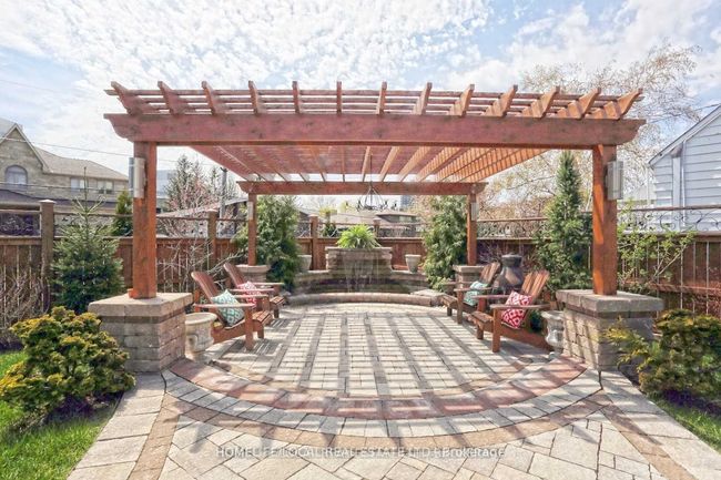 2 Highland Hill, House other with 6 bedrooms, 5 bathrooms and 4 parking in North York ON | Image 19