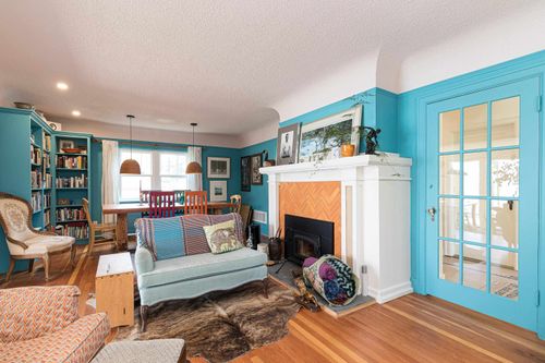 4901 Cordova Bay Rd, Victoria, BC, V8Y2K1 | Card Image