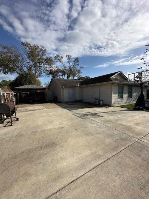 12102 Fairbury Dr, Houston, TX, 77089-6610 | Card Image