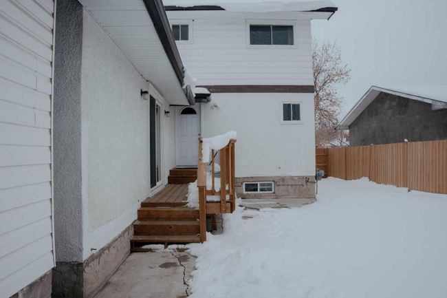 127 Whiteview Close Ne, Home with 5 bedrooms, 4 bathrooms and 2 parking in Calgary AB | Image 39