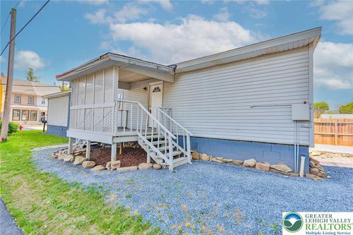 237 White St, Weissport, PA, 18235-2237 | Card Image