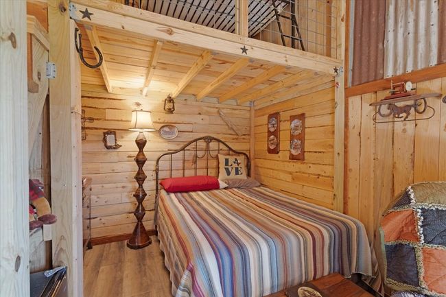 Bunk Room in Garage | Image 22