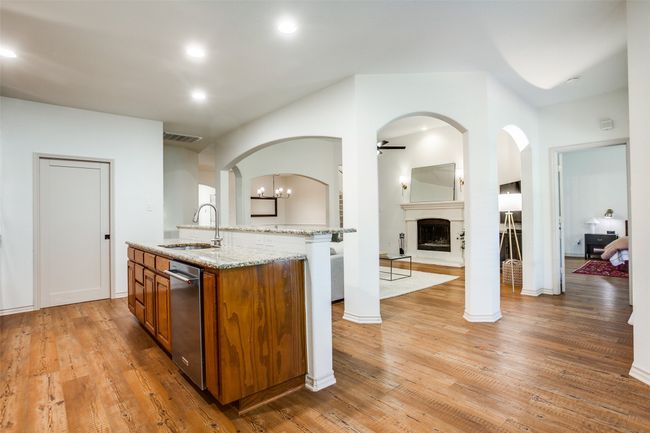 5800 Broken Spur, House other with 5 bedrooms, 3 bathrooms and null parking in Mckinney TX | Image 9