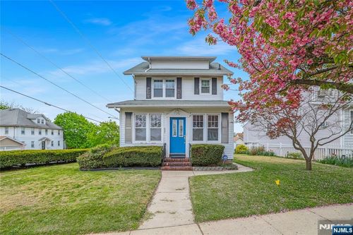 455 Stuyvesant Avenue, Lyndhurst, NJ, 07071 | Card Image