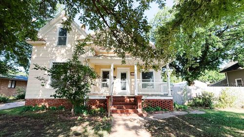 407 S Pine St, Pratt, KS, 67124-2746 | Card Image