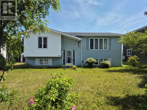28 Shallow St, Grand Falls Windsor, NL, A2A2S3 | Card Image
