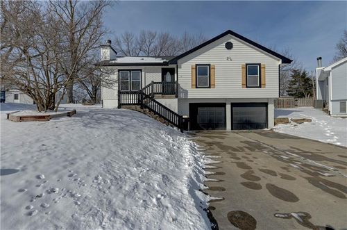 208 Ne 80th St, Kansas City, MO, 64118-1215 | Card Image