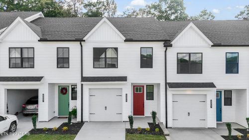 8805 Chapman Trace Way, Knoxville, TN, 37920-3345 | Card Image