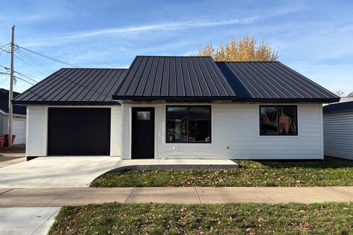 355 Laird St, Winona, MN, 55987-4029 | Card Image