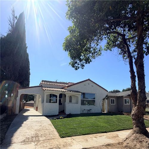 3005 Cedar Ave, Long Beach, CA, 90806-1336 | Card Image