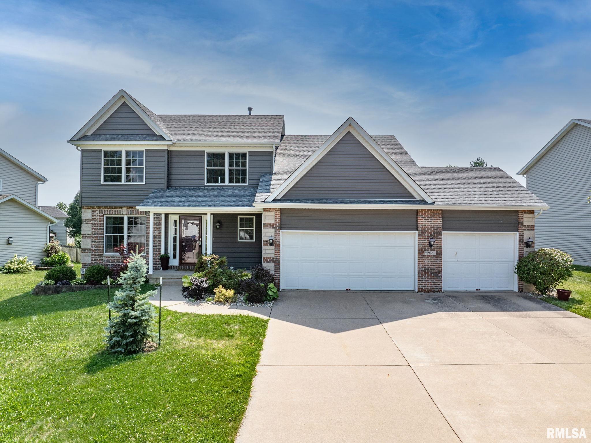 Woodland Ave, Davenport, IA 52807