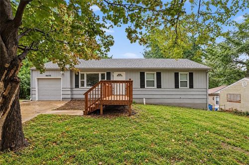 8605 Spring Valley Rd, Raytown, MO, 64138-3158 | Card Image