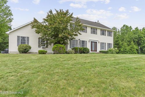 9 Edinburgh Drive, Schodack, NY, 12063 | Card Image