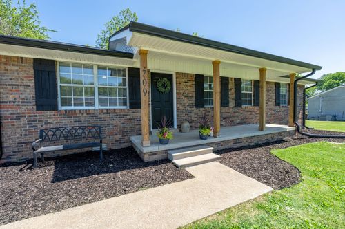 709 Windsor Ave, Lawrenceburg, TN, 38464-2455 | Card Image