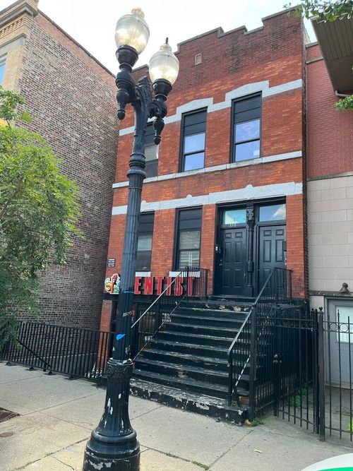 1511 W Taylor St, Chicago, IL, 60607-4893 | Card Image