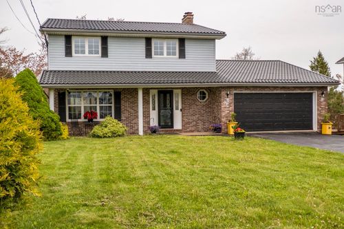 26 Governors Lake Dr, Timberlea, NS, B3T1N2 | Card Image