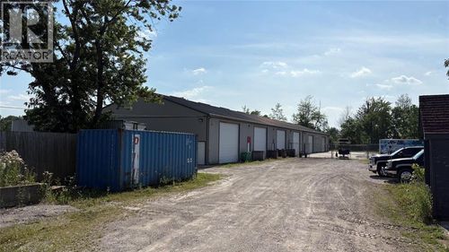 6-305 Centre Street, Petrolia, ON, N0L1R0 | Card Image