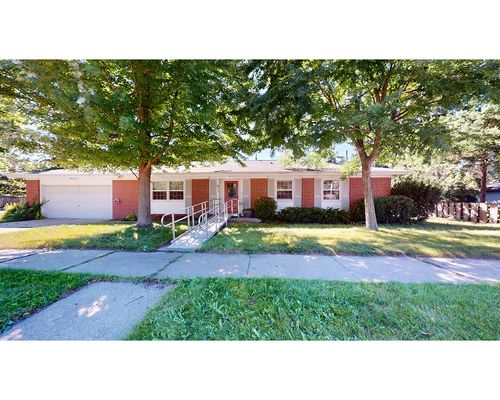 3618 Lowell St, Two Rivers, WI, 54241-1460 | Card Image