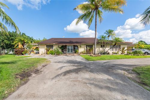 19491 Sw 216th St, Miami, FL, 33170-1228 | Card Image