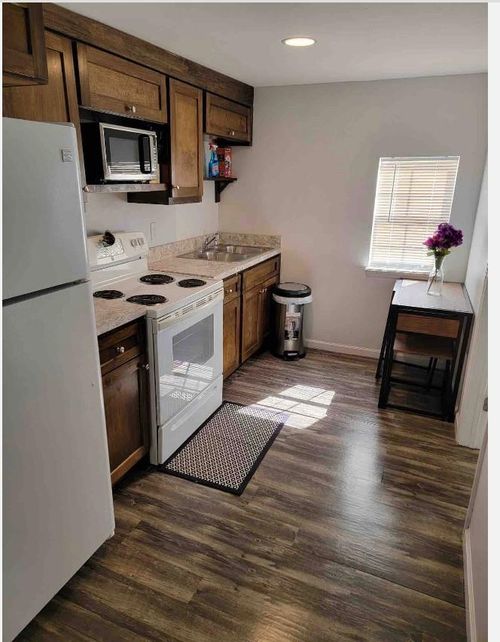 2-8041 Howard Dr, Houston, TX, 77017-4632 | Card Image