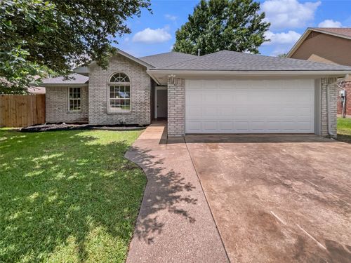 122 Driftwood Ln, Waxahachie, TX, 75165-2100 | Card Image
