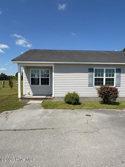 206 Angus Ln, Richlands, NC, 28574-5376 | Card Image
