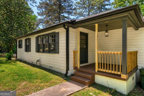 396 Forrest Ridge Dr Nw, ATLANTA, GA, 30318-7218 | Card Image