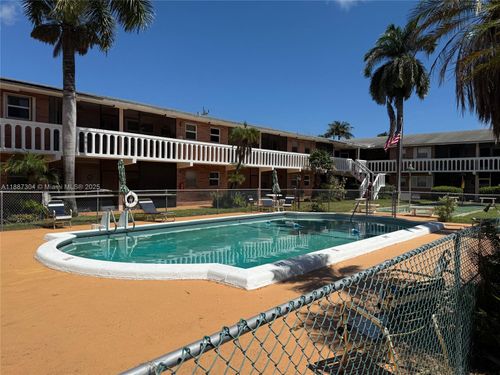 apt-25a-160 Ne 8th Ave, Hallandale Beach, FL, 33009-4410 | Card Image