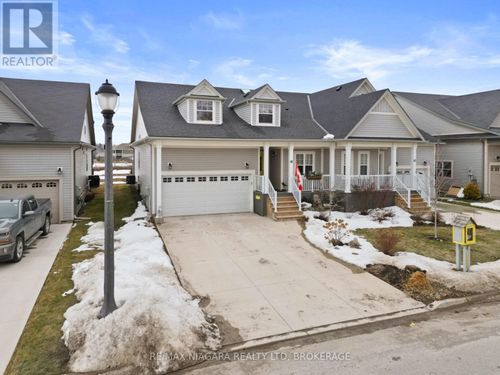 81 Bardol Ave, Fort Erie, ON, L2A6R4 | Card Image