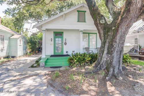132 Dukate St, Biloxi, MS, 39530-4338 | Card Image