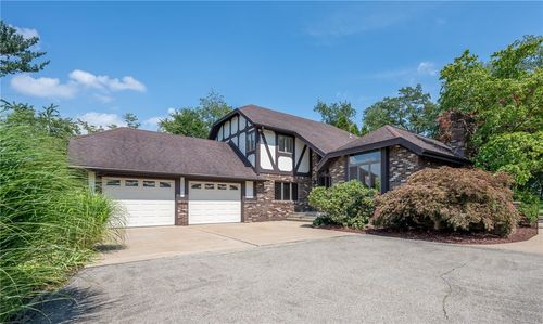 2655 Snyder Ln, North Huntingdon, PA, 15642-3792 | Card Image
