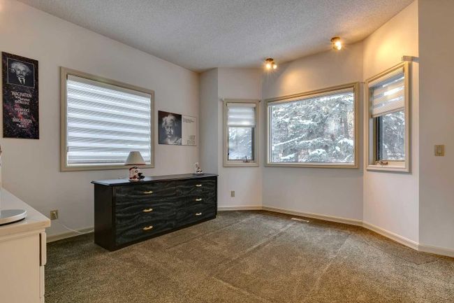 121 Patton Court Sw, Home with 4 bedrooms, 4 bathrooms and 6 parking in Calgary AB | Image 30