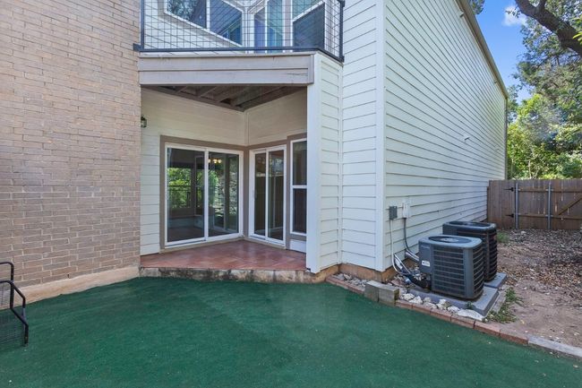 Private yard & patio | Image 20