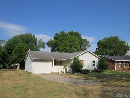 611 23rd St, Carlyle, IL, 62231-1638 | Card Image