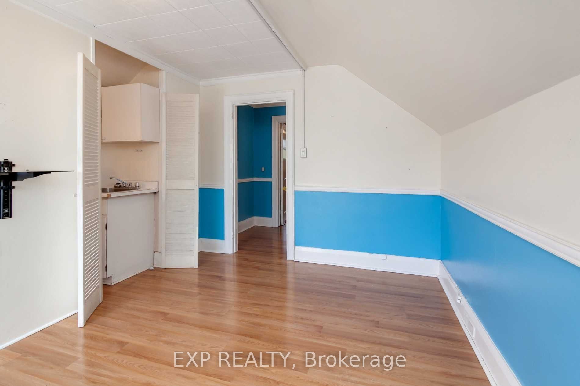Residential Lease in Toronto C03 5
