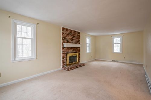 5 Appaloosa Pl, Nashua, NH, 03062-3223 | Card Image