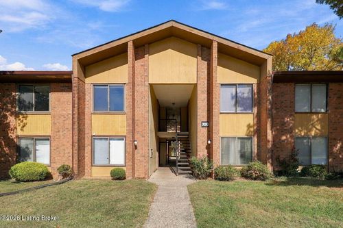 39-7090 Wildwood Cir, Louisville, KY, 40291 | Card Image