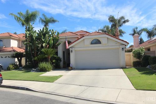 8205 New Castle St, Bakersfield, CA, 93311-1159 | Card Image