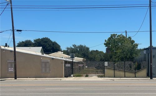 618 S Staples St, Corpus Christi, TX, 78401-3335 | Card Image