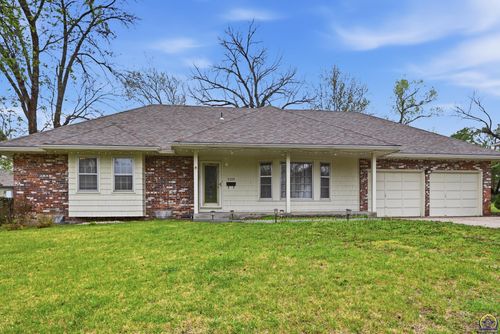 2210 Sw 32nd St, Topeka, KS, 66611 | Card Image