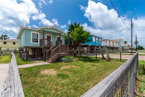 1308 S Live Oak St, Rockport, TX, 78382-2232 | Card Image